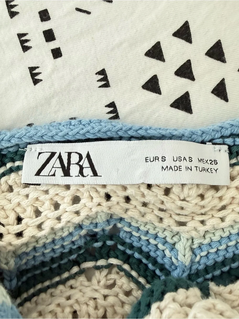 Zara White & Blue Crochet Chevron Button Crop Top Size Small
